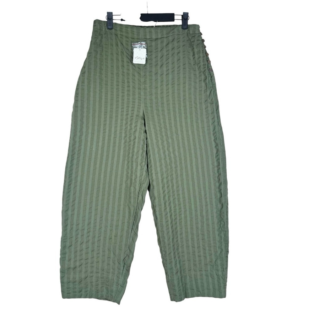 Free People Women’s Pants Size Medium Green Cotton Button side closure Wide Leg